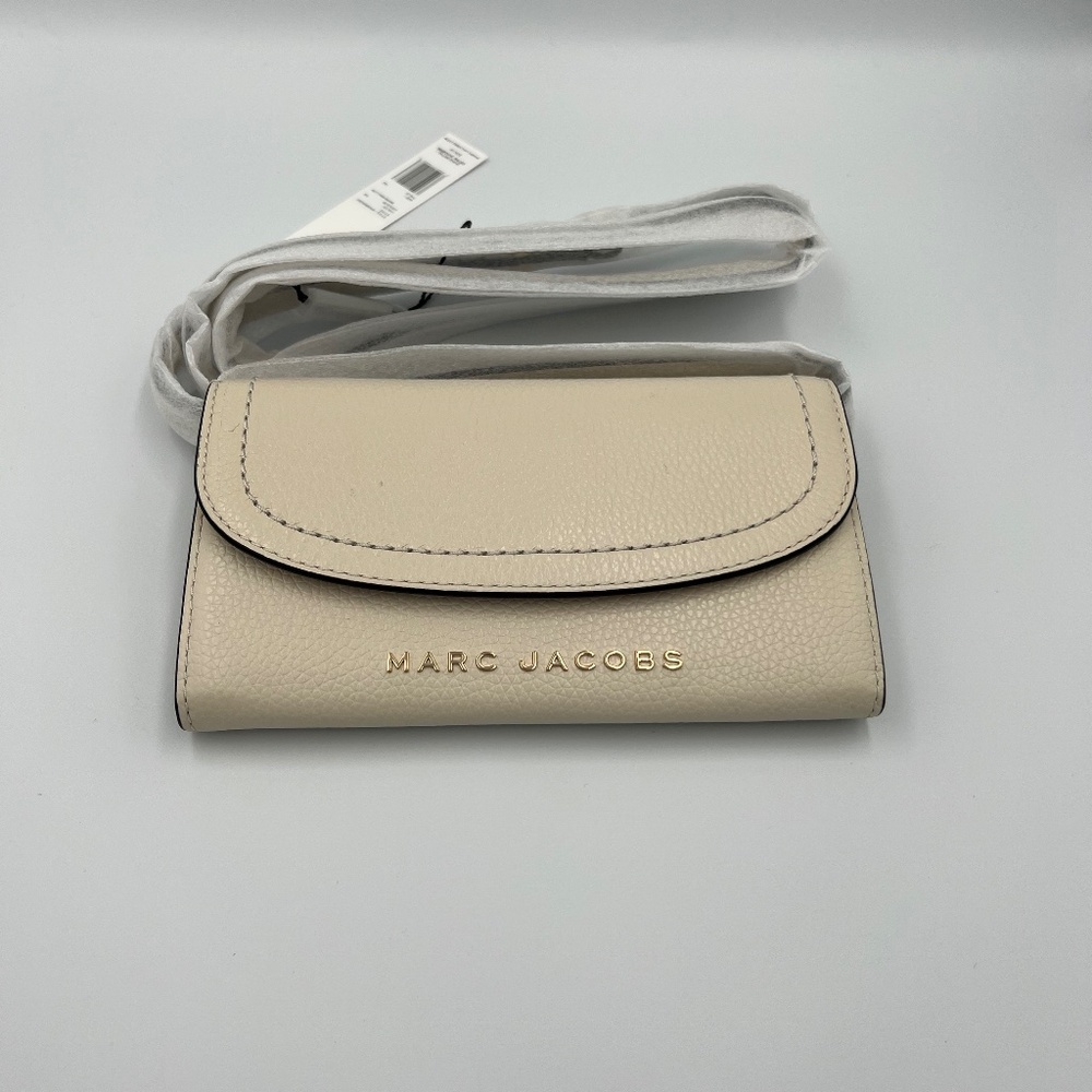 NWT MARC JACOBS Wallet crossbody Bag in Marshmallow color